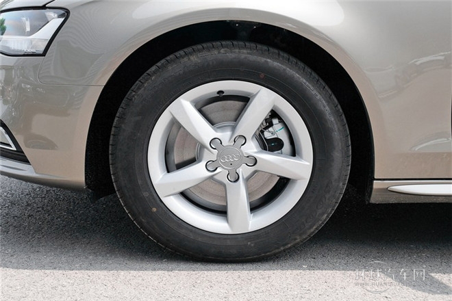 2015款 30 TFSI 自動(dòng)舒適型