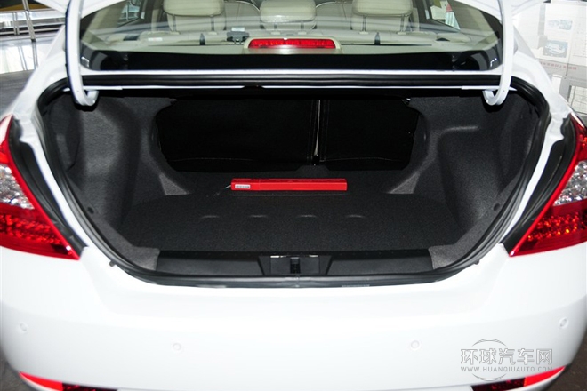 2013款 三廂 1.8L 手動(dòng)尊貴型