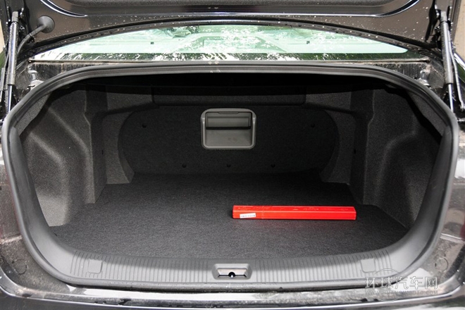 2013款 2.4L 自動(dòng)尊貴型