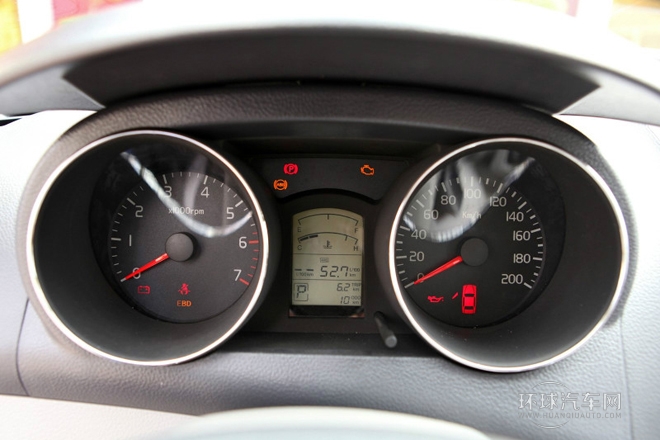 2011款 1.5L 自動(dòng)舒適型