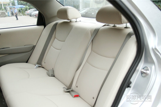 2013款 1.5L 自動(dòng)豪華型