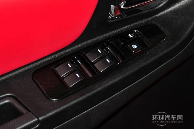 2010款 Cross 1.5L 手動標(biāo)準(zhǔn)型