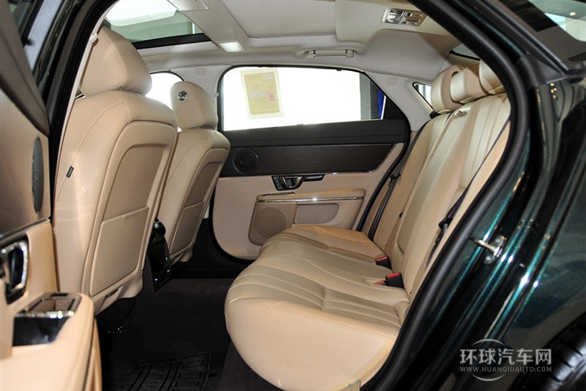 2014款 XJL 2.0T 兩驅典雅商務版