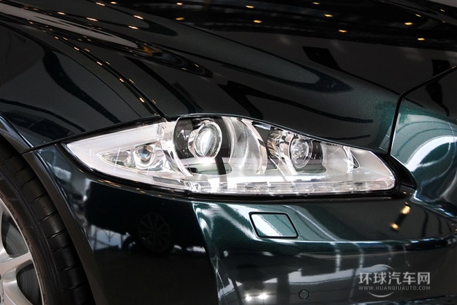 2014款 XJL 2.0T 兩驅(qū)典雅商務版
