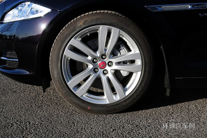 2014款 XJL 3.0 SC 兩驅(qū)旗艦商務(wù)版