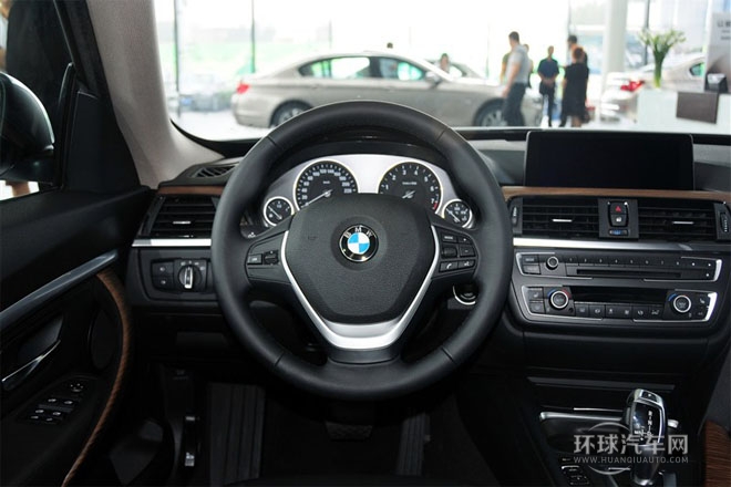 2013款 320i 風(fēng)尚設(shè)計套裝