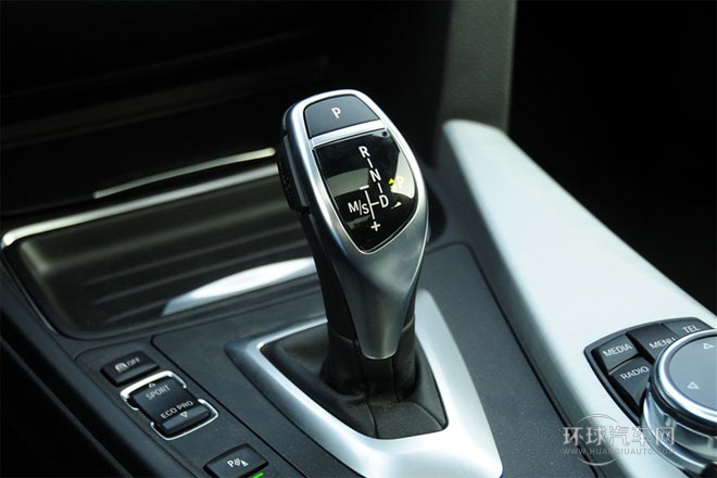 2014款 435i xDrive運(yùn)動(dòng)設(shè)計(jì)套裝