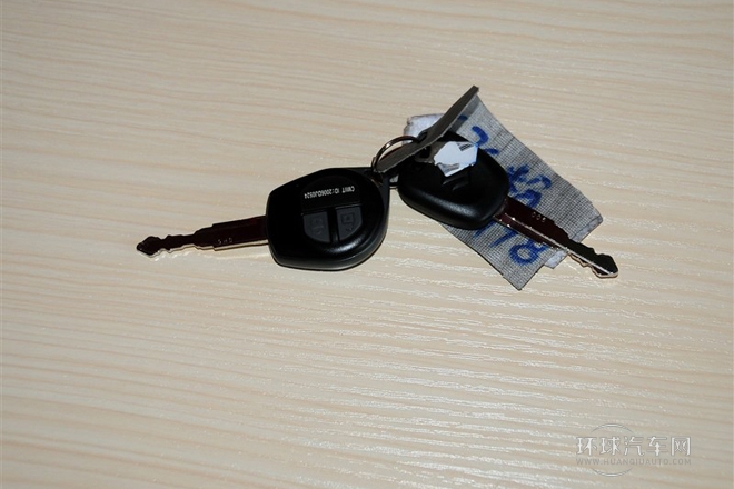 2013款 1.0L 自動(dòng)20周年限量版