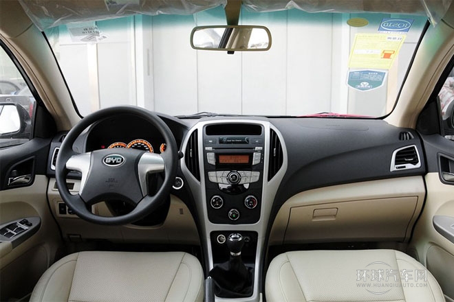 2014款 1.5L 手動(dòng)豪華型