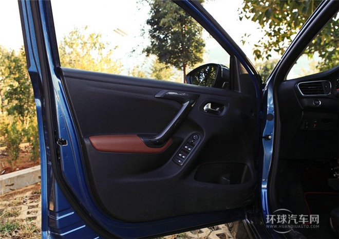 2015款 1.6THP 自動(dòng)先鋒型