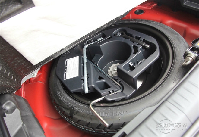 2014款 200h 1.8L 自動(dòng) 領(lǐng)先版（雙色）