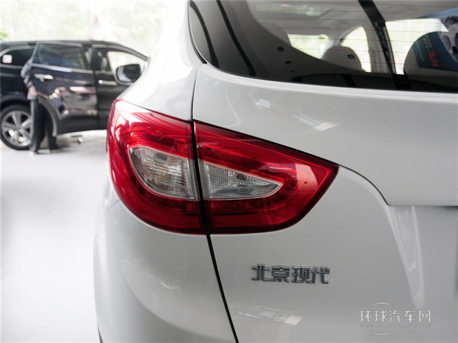 2015款 2.0L 自動兩驅(qū)領先型 國IV
