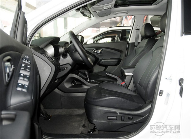2015款 2.0L 自動(dòng)兩驅(qū)領(lǐng)先型 國V