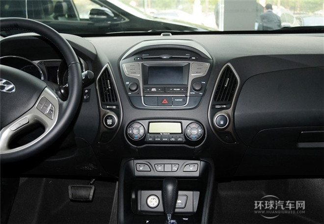 2015款 2.0L 自動(dòng)兩驅(qū)領(lǐng)先型 國V