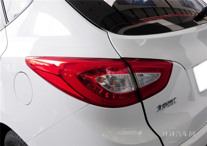 2015款 2.0L 自動兩驅(qū)領(lǐng)先型 國V