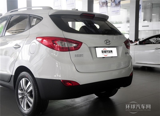 2015款 2.0L 自動兩驅(qū)領(lǐng)先型 國V