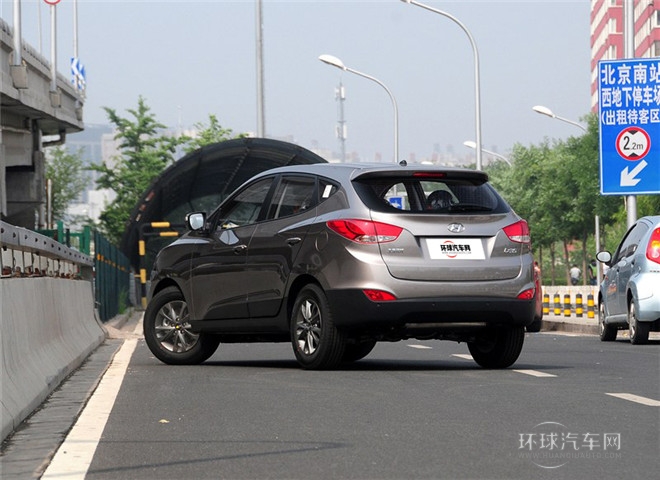 2015款 2.0L 自動(dòng)兩驅(qū)舒適型 國V