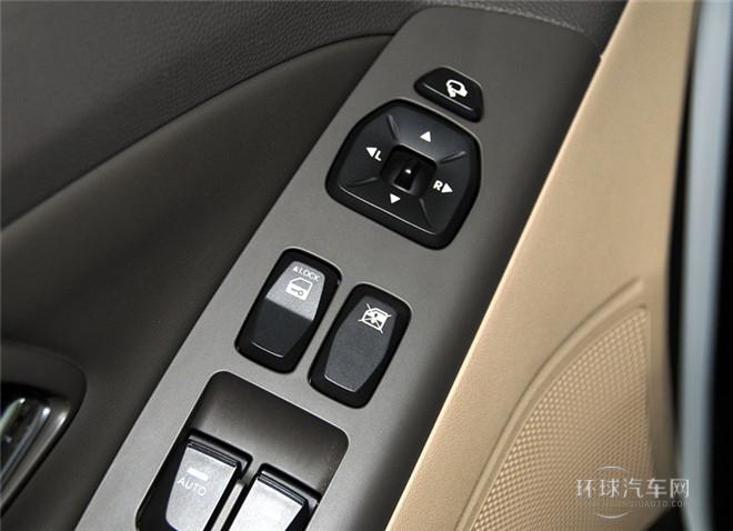 2015款 2.4L 自動(dòng)四驅(qū)領(lǐng)先型 國(guó)V