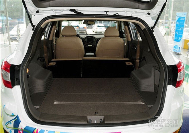 2015款 2.4L 自動(dòng)四驅(qū)領(lǐng)先型 國(guó)V