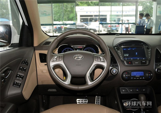 2015款 2.4L 自動四驅(qū)領(lǐng)先型 國V