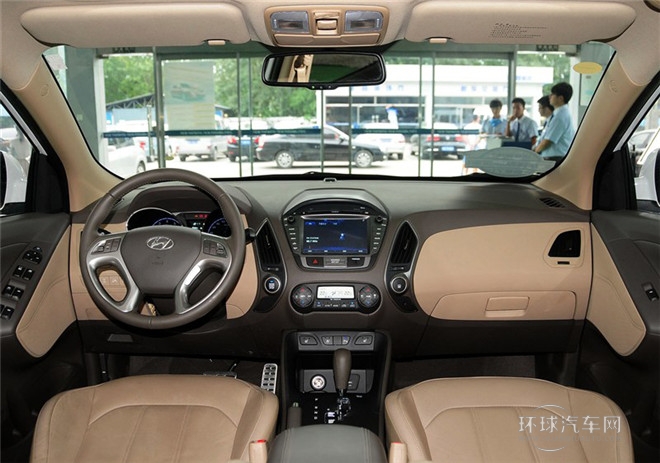 2015款 2.4L 自動(dòng)四驅(qū)領(lǐng)先型 國(guó)V