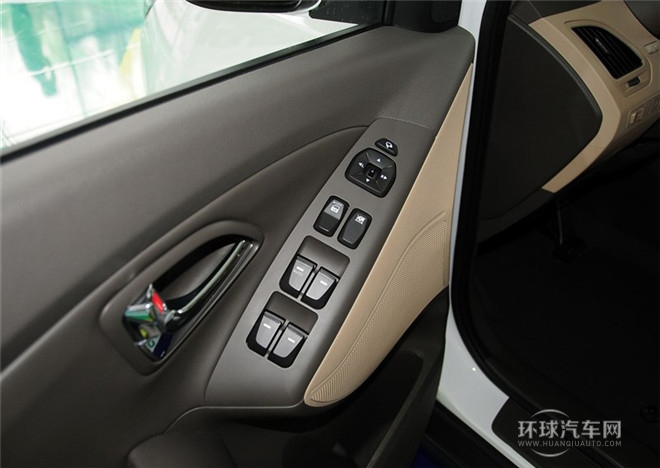 2015款 2.4L 自動四驅(qū)領先型 國IV