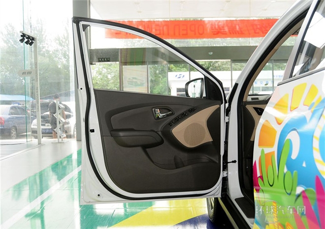 2015款 2.4L 自動(dòng)四驅(qū)領(lǐng)先型 國(guó)IV