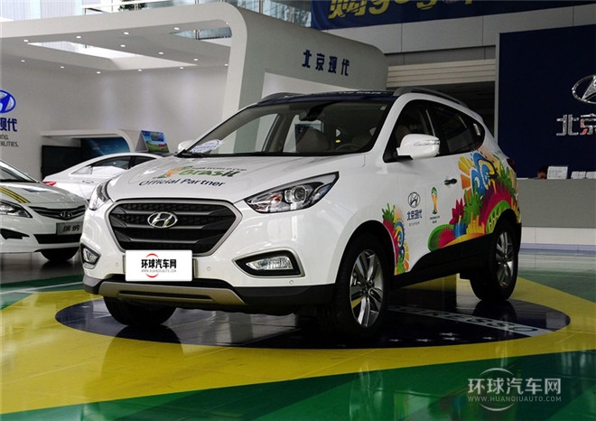 2015款 2.4L 自動四驅(qū)領(lǐng)先型 國IV