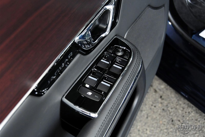 2015款 XJL 2.0T 兩驅(qū)典雅商務(wù)版