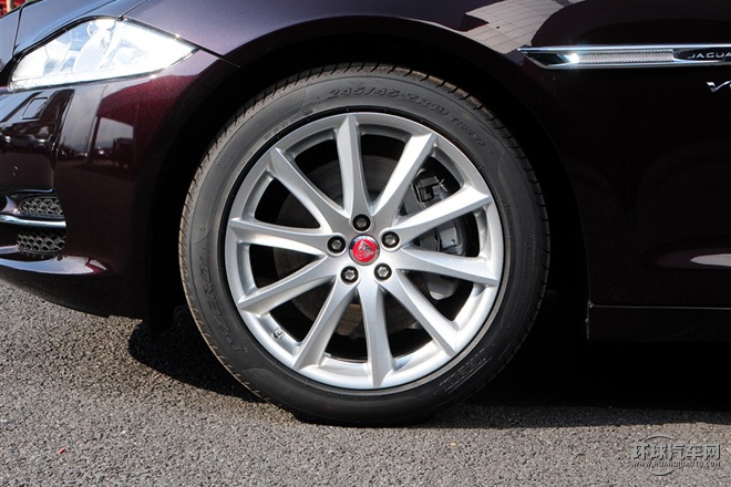 2015款 XJL 3.0 SC 四驅(qū)全景商務(wù)版