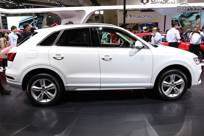 2016款 40 TFSI quattro 全時(shí)四驅(qū)運(yùn)動(dòng)型