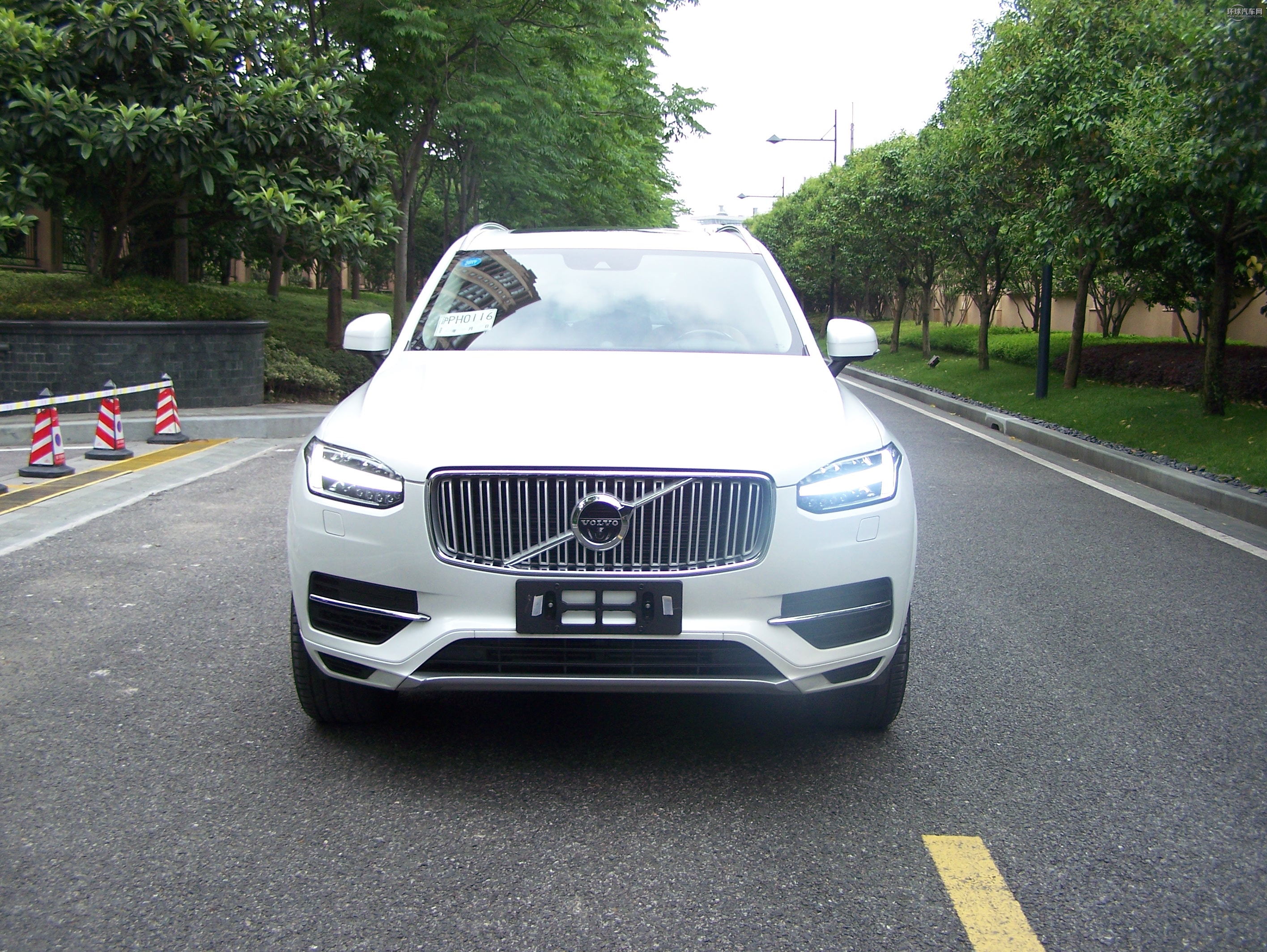 2016款 E驅(qū)混動 2.0T T8 榮譽
