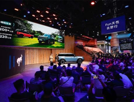 成都車展炸場！福特這臺(tái)“露營神車”一出，誰還敢說SUV只是代步工具？